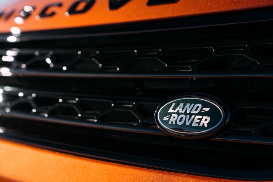 Логотип Land Rover Discovery First Edition 2017 года  (AU) (фото 20 из 40)